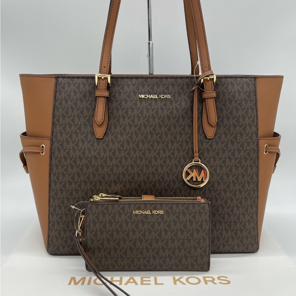 Michael Kors Large Gilly Travel Tote and Double Zip Wallet Wristlet Brown - Picture 2 of 15